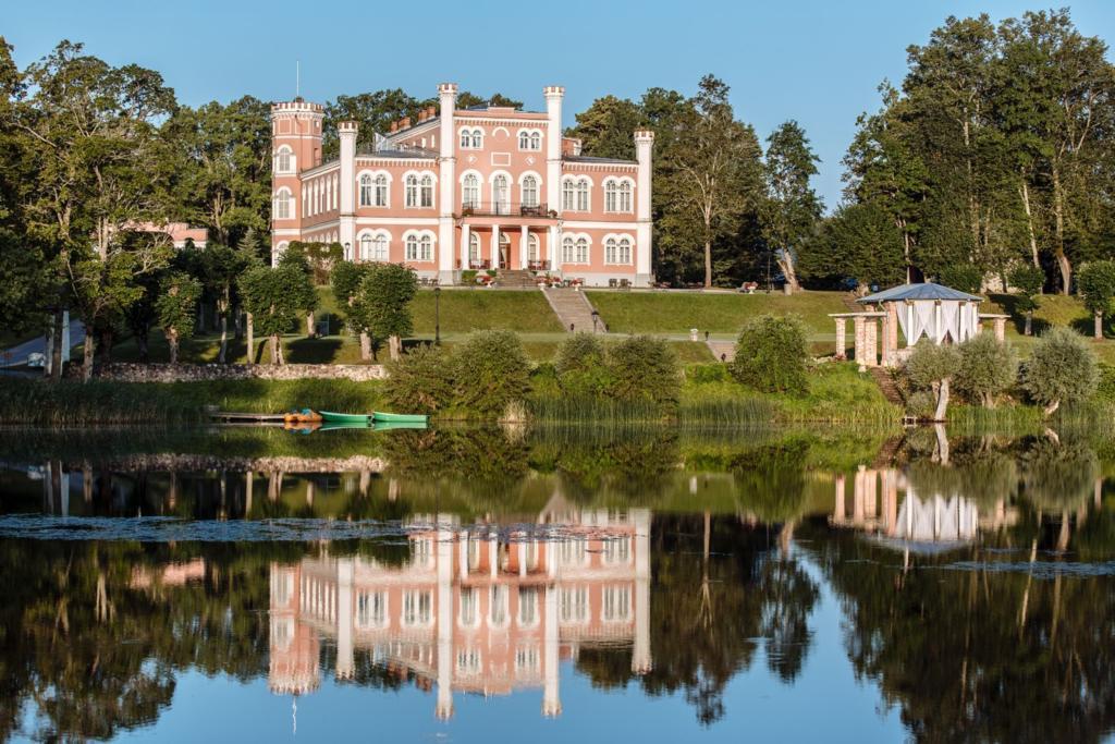 Hotel Birinu Pils Bīriņi Zewnętrze zdjęcie