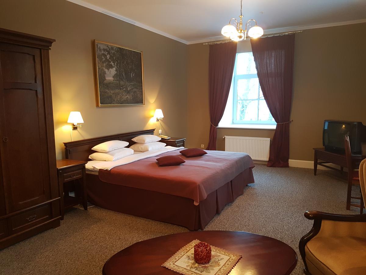 Hotel Birinu Pils Bīriņi Zewnętrze zdjęcie